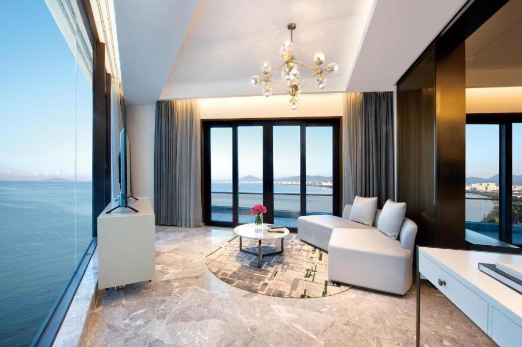 סניה Rock Platinum Sea View Hotel מראה חיצוני תמונה